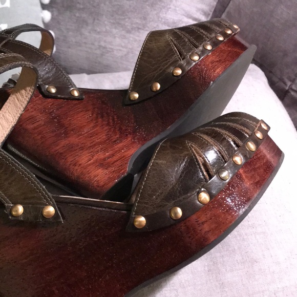 Michael Kors Wood Wedges - Picture 6 of 6